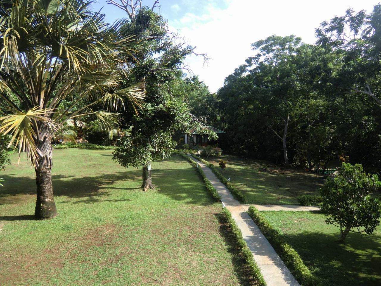 Bunaken Sea Garden Resort Exterior photo
