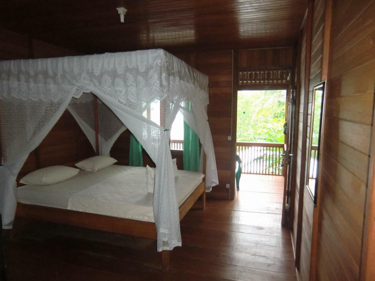 Bunaken Sea Garden Resort Exterior photo